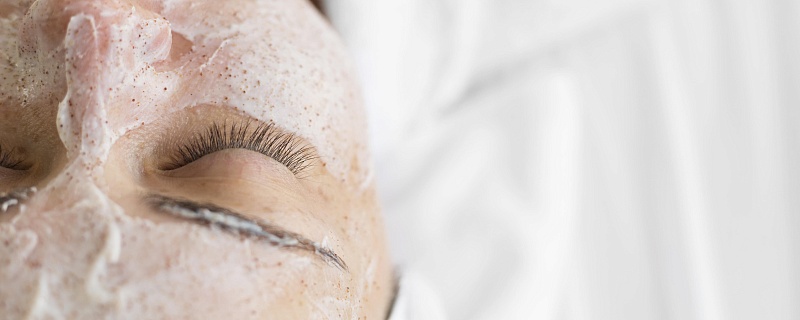 Виды пилинга лица: химический, салициловый, гликолевый